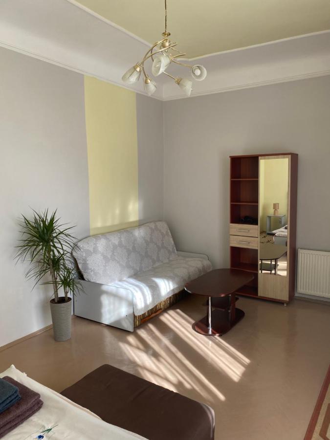 Den Apart On Rynok Square Liov Exterior foto